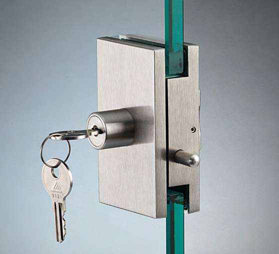 Serrure avec bouton et cylindre clé différente, pour verres 10/12, B55 H90  Chromé